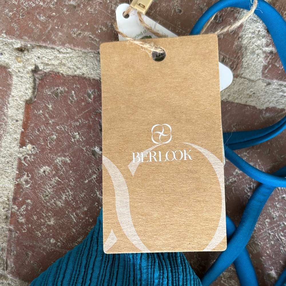 Berlook NWT Teal Textured Sexy One-Piece Swim - Cutout Back - Picture 5 of 13